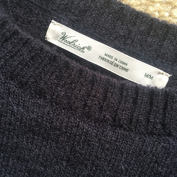 Woolrich Navy Mountain Scene Sweater - Picture 2 of 7